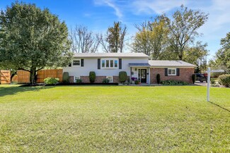 6701 Bloomfield Dr, Indianapolis, IN 46259