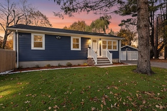 106 Hull St, Beverly, MA 01915