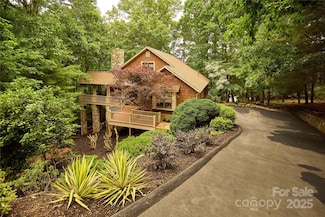 201 W Chimney Crossing, Hendersonville, NC 28739