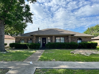 1004 Simon Dr, Plano, TX 75025