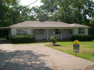 105 Woodstock St, Port Gibson, MS 39150