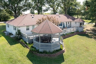 22617 155th St, Basehor, KS 66007