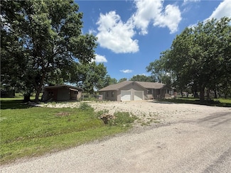 1258 24500 Rd, Parsons, KS 67357