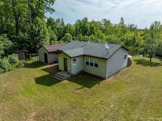 15120 36th Rd, Nahma, MI 49864