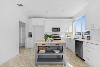 9419 1/2 N Sepulveda Blvd Unit 1, North Hills, CA 91343