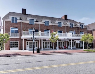 5121 Center St, Williamsburg, VA 23188