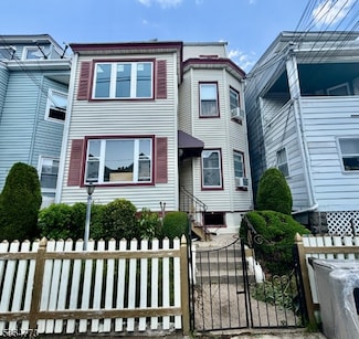 202 Kearney St, Paterson, NJ 07522