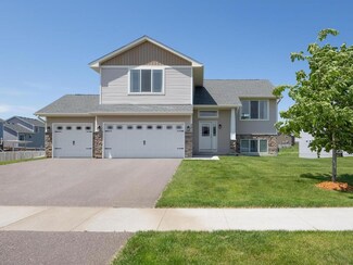 321 Bluebird Dr NW, Isanti, MN 55040