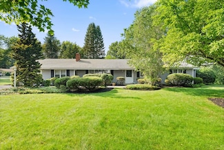 3 Hickory Ln, Andover, MA 01810
