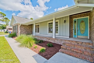 117 Pine Lake Rd, Cape Carteret, NC 28584