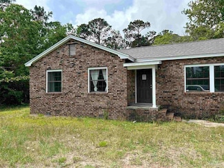 9880 N Loop Rd, Pensacola, FL 32507