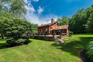 102 Country Club Ct, Terra Alta, WV 26764