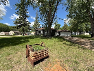 446 W Darwin St, Litchfield, MN 55355