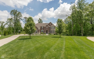 1527 Canyon Oak Ln, Columbus, IN 47201