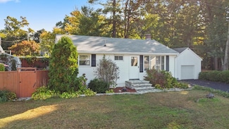 20 Grasshopper Ln, Tewksbury, MA 01876