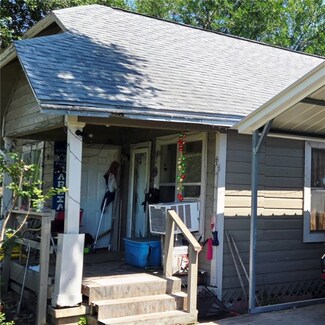 738 W 1st St, Alice, TX 78332