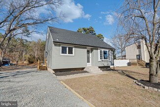 112 Saint Moritz Dr, Sicklerville, NJ 08081