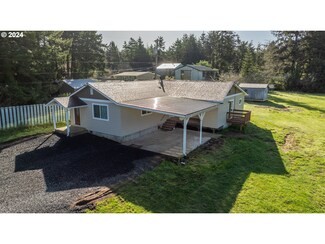 91378 Grinnell Ln, Coos Bay, OR 97420