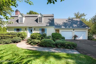 14 Wahneta Rd, Old Greenwich, CT 06870