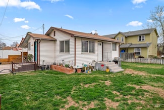 704 NE 5th St, Meridian, ID 83642