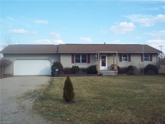 5990 Rollins Dr, Nashport, OH 43830