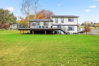 203 W Wagon Wheel Prairie NW, Benton City, WA 99320