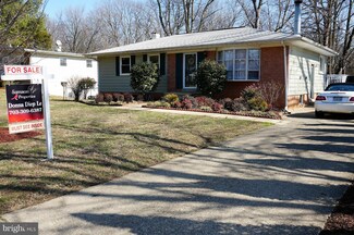 2653 Bowling Green Dr, Vienna, VA 22180