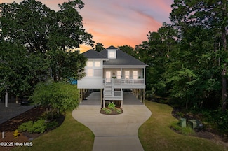 322 NE 42nd St, Oak Island, NC 28465