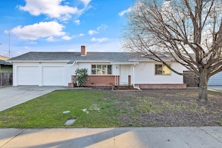 2715 W Laurel Ave, Visalia, CA 93277