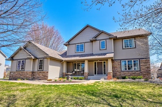 2847 White Eagle Dr, Woodbury, MN 55129