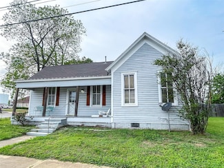 202 E Morgan St, Franklin, TX 77856