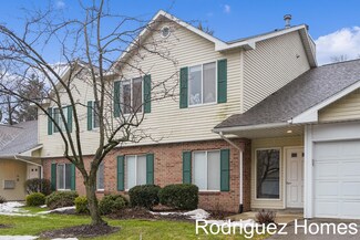3168 Windcrest Dr NE Unit 11, Grand Rapids, MI 49525