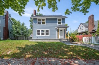 656 Sunset View Dr, Akron, OH 44320