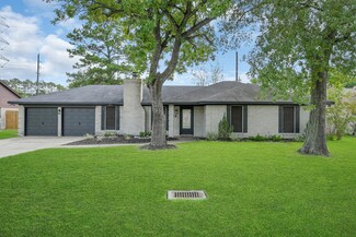 7210 Maple Ln, Baytown, TX 77521