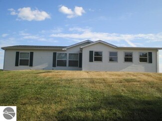 8088 E Vernon Rd, Rosebush, MI 48878