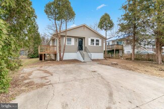 18 Rollwin Rd, Windsor Mill, MD 21244