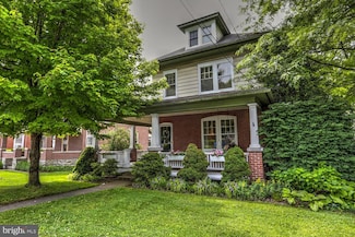 412 E Main St, New Holland, PA 17557