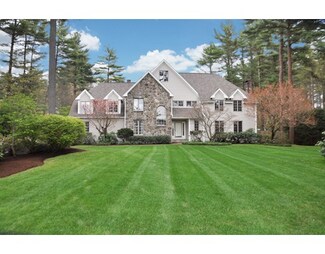 24 Draper Rd, Dover, MA 02030