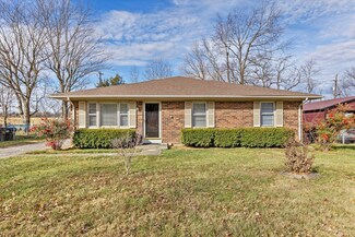 304 Bryanwood Dr, Versailles, KY 40383
