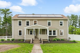 104 Hartford Ave E, Hopedale, MA 01747