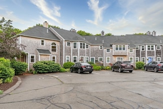 17 Harbor Hill Dr, Bourne, MA 02532