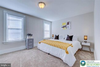 822 Monroe St, Stroudsburg, PA 18360