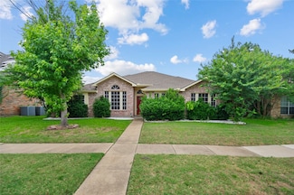 2726 Crosslands Dr, Garland, TX 75040