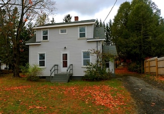 26 Hammond St, Caribou, ME 04736