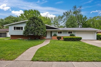 1109 Foothill Dr, Champaign, IL 61821