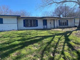24 Macarthur Dr, Denison, TX 75020