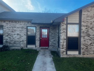 1204 Blackjack Unit B, Lockhart, TX 78644