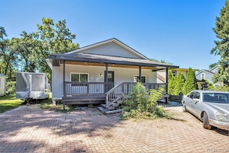 2536 Massena St, Commerce Township, MI 48382