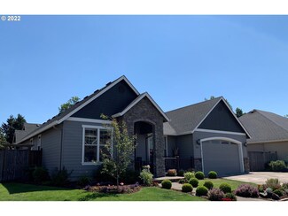 1211 S 41st Place, Springfield, OR 97478