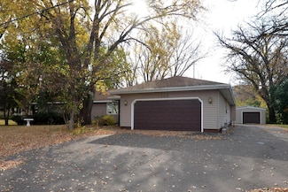 740 County Road D E, Saint Paul, MN 55117